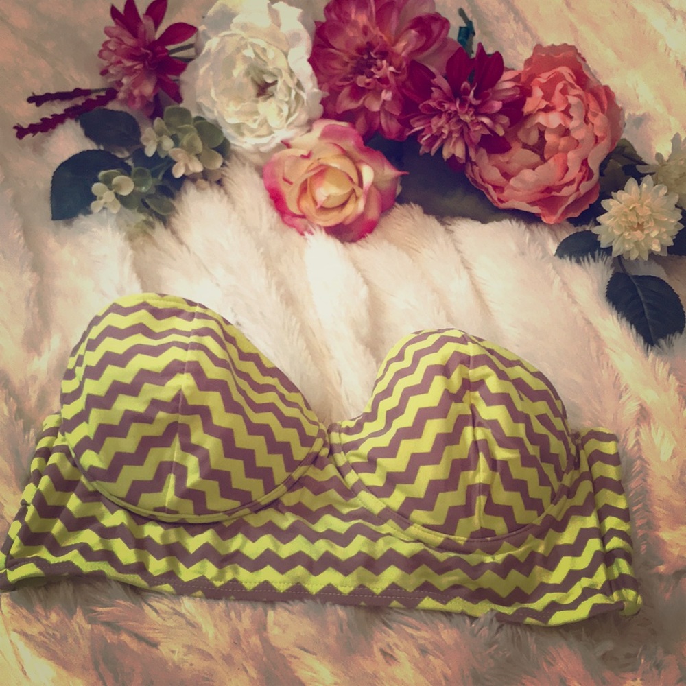 Fun strapless bikini top